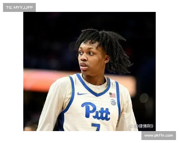 曼联防线崩溃卢克肖三次致命失误助攻对手进球